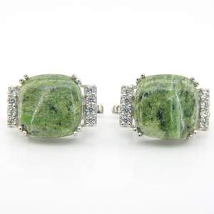 Серебряные серьги 925 пробы 8,62 гр. с танзанийскими зелеными опалами и цирконами 18,24 карат Серебряные серьги 925 пробы 8,62 гр. с танзанийскими зелеными опалами и цирконами 18,24 карат